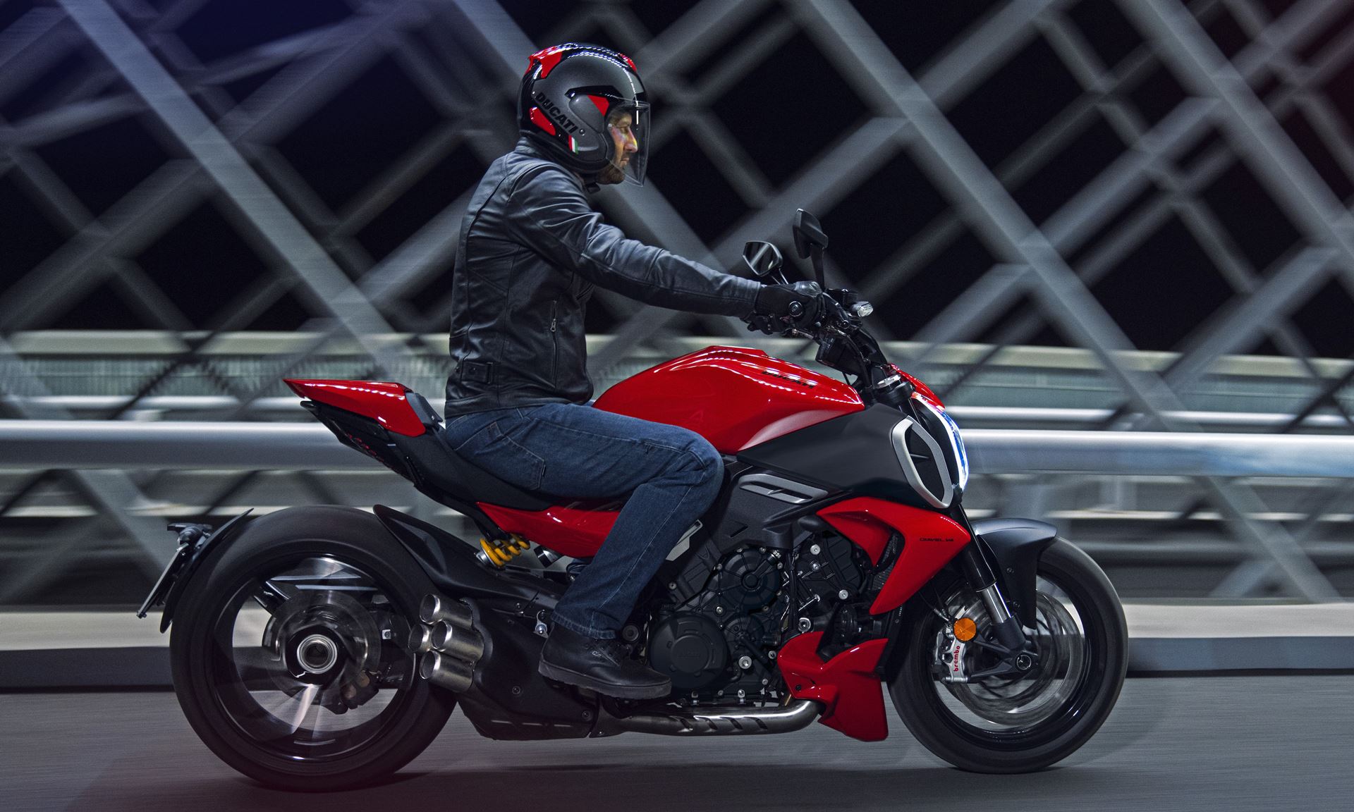 Nova Ducati Diavel tornase V4 Mais ergonómica e ainda mais potente