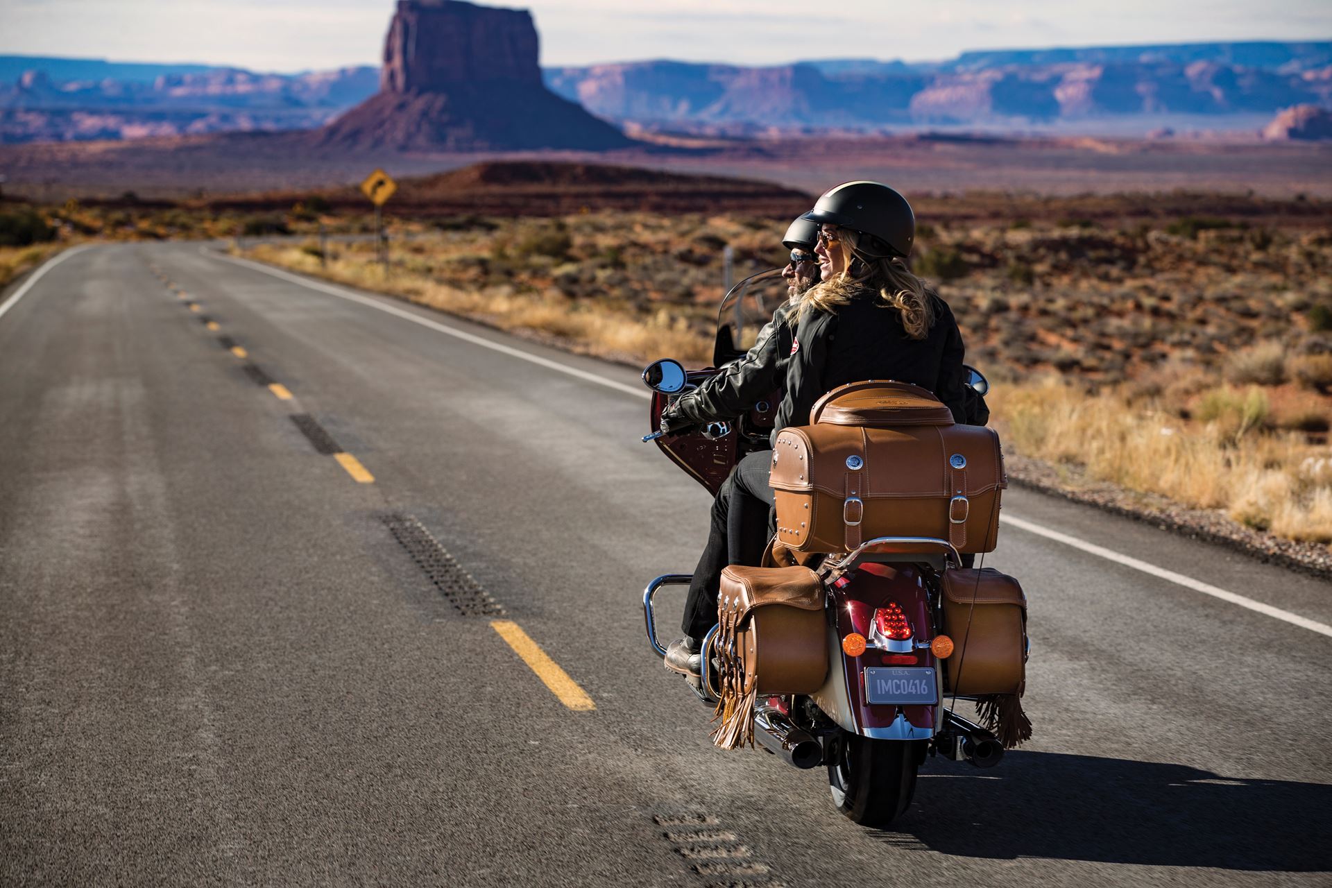 Байкер блюз. Indian Roadmaster 2017. Урал байкер блюз. Двигатель indian Roadmaster. Мотоцикл Индиан вид на руль.