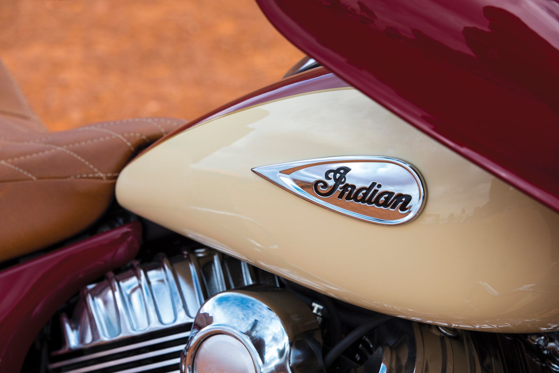 Fãs da Indian constroem Super Scout retrô com moto turbo - MOTOO