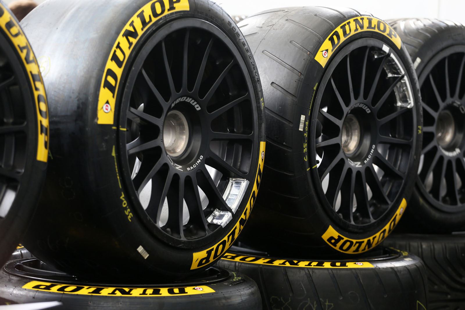 Dunlop otimista com comportamento dos pneus de 2014 em Le Mans ...