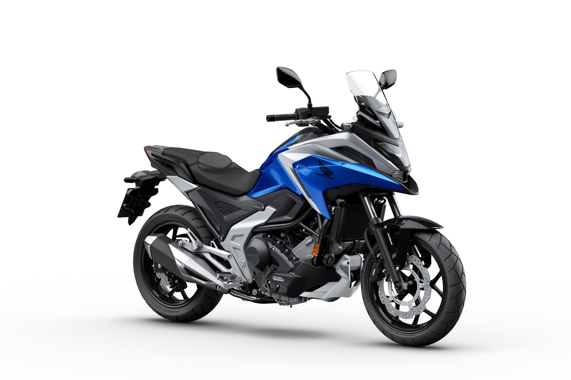 Honda aposta no azul para linha 2024 de CB 500F e CB 500X