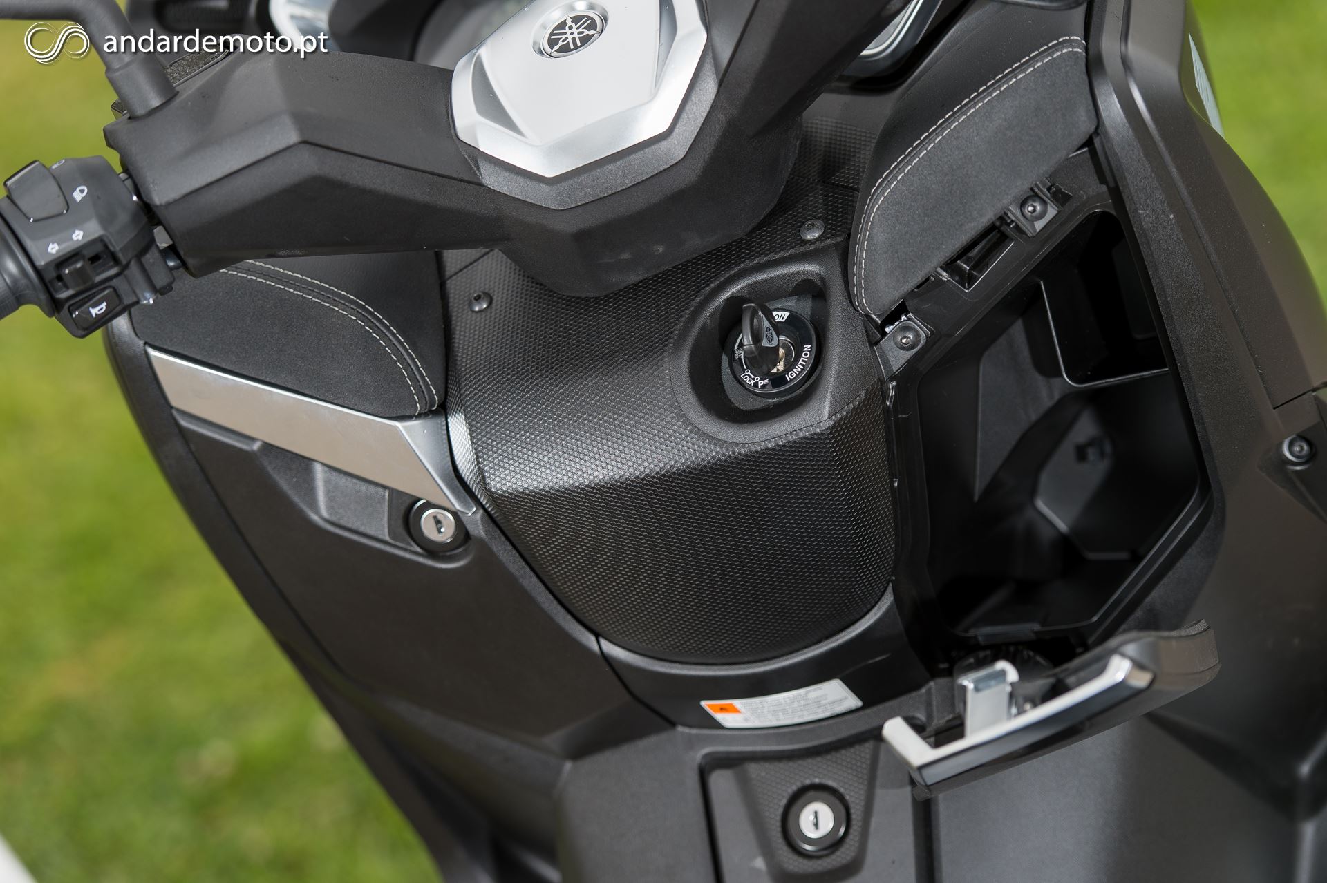 Yamaha XMax 125 Simples e eficaz Test drives Andar de Moto