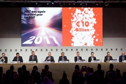SEAT lançará um novo automóvel a cada seis meses até 2020 e arranca com ofensiva elétrica