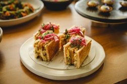 Rossio Gastrobar renova a carta e celebra o verão com novos sabores com vista sobre Lisboa