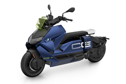 BMW Motorrad revela nova CE 04: Scooter elétrica urbana com equipamento opcional