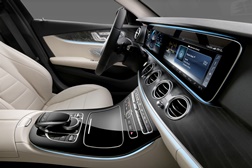 Revolução tecnológica no Classe E da Mercedes-Benz graças aos displays HD da Continental