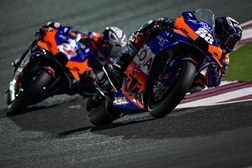 MotoGP - Equipas e pilotos prontos, mas tudo em suspenso