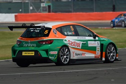 Manuel Gião perto do pódio em Silverstone
