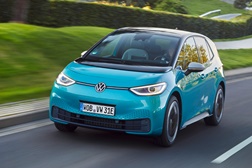 Volkswagen presente com seus novos modelos elétricos na Smart Store Iberdrola - Modelos disponíveis para test drives em Matosinhos