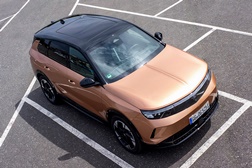 Os tetos panorâmicos do Opel Grandland & Cia - Também disponível no Opel Astra, Astra Sports Tourer, Zafira Electric e Combo Electric