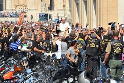 Harley-Davidson abençoada pelo Papa Francisco no seu 110º aniversário