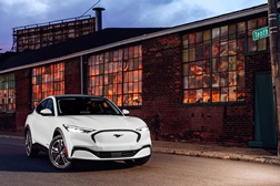 Desta vez é pessoal: o seu carro vai aprender os seus gostos diz a Ford - Sugestões de tecnologia que estreiam no Mustang Mach-E