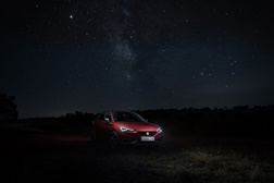 O que têm um astrofotógrafo e um engenheiro automóvel em comum?  - A Seat na reserva Dark Sky no Alqueva
