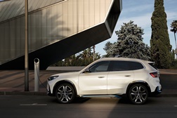 Bridgestone desenvolve pneus sob medida para o BMW iX - Tecnologia ENLITEN permitem reduzir a resistência ao rolamento 