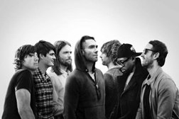 Maroon 5 lançam novo single com Kendrick Lamar: “Don’t Wanna Know”