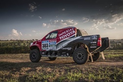 Toyota Hilux pronta para o DAKAR 2015 através da preparação da equipa Imperial South Africa