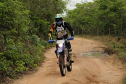 Guilherme Cascaes lidera categoria Master no arranque do Campeonato Brasileiro de Enduro Regularidade