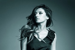 Ana Moura recebe tripla platina para "Moura"