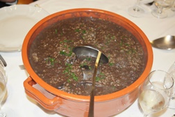 Lampreia nos restaurantes de Valença é prato de excelência