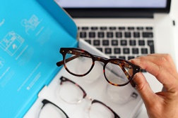 A portuguesa Shaub & Fischer quer revolucionar a compra de óculos - Inspirada pelos modelos clássicos com uma abordagem minimalista ao design