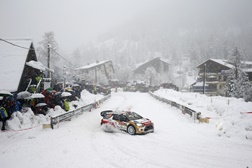 Primeiro pódio no WRC para Kris Meeke