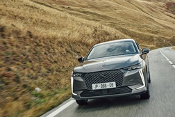 DS 4 mais atraente numa gama ainda mais enriquecida - Introdução dos novos motores Euro 6.4 e maior autonomia elétrica no DS 4 E-TENSE 225