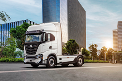 IVECO e Nikola lançam o novo Nikola Tre BEV, o camião pesado elétrico - E o Nikola Tre FCEV a hidrogénio chegará ao mercado europeu em 2024