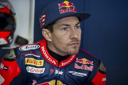 Nicky Hayden envolvido em acidente grave