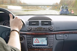 Cuidado, buraco! Mercedes-Benz expande ainda mais a comunicação Car-2-X - Dados anónimos partilhados para saber o está mais à frente