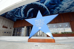 Joel Cleto orienta visita ao Museu