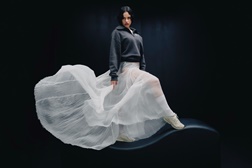 ROSALÍA protagoniza a nova campanha das sapatilhas 204L da New Balance