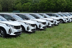 Peugeot eletrifica a mobilidade no torneio Roland-Garros 2021  - Pegada carbónica 7,5 vezes inferior à registada em 2019