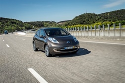 Agora já pode ir de Lisboa ao Porto e regressar no Nissan Leaf 30 kWh por autoestrada
