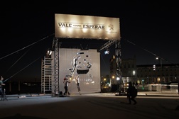 Peugeot anima Praça do Comércio com instalação artística