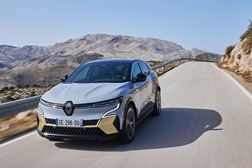 O novíssimo Mégane E-TECH Electric - Ao volante de um automóvel compacto de alta tecnologia