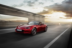 Novo Mazda MX-5 é "Carro do Ano" no Japão