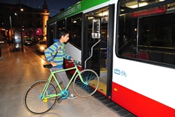 Transportes Colectivos do Barreiro recebem autocarro "amigo" das bicicletas