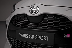 Toyota Yaris GR Sport junta-se a uma família premiada - Novas afinações da suspensão, carraçaria mais rígida, jantes exclusivas e novo look