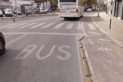 Motos poderão vir a circular nas faixas BUS de Almada