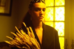 "Mais Que Ao Sol" - O novo single de Milhanas já disponível em todas as plataformas digitais