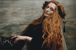 Florence + The Machine lança quinto álbum de estúdio "Dance Fever"
