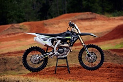 Triumph TF 450-RC com discos Galfer