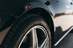 O seu carro está preparado para regressar à estrada? - A Bridgestone ajuda a descobrir como deixá-lo pronto antes de voltar a conduzi-lo