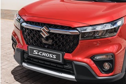 Suzuki S-Cross: a condução semi-automatizada está a entrar nas nossas vidas - Com tecnologias como o Dual Sensor Brake Support II, o controle de velocidade adaptativo ou a deteção de ângulo morto