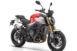 QJMotor SRK 900: Maior em tudo!
