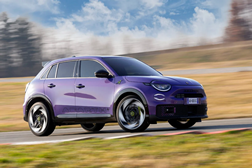 FIAT e Abarth levam duas estreias nacionais ao Caramulo Motorfestival 2024 - Novos Fiat Topolino e Abarth 600e Scorpionissima revelados no evento 