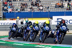 SBK, 2022 - Dois Wildcard disponíveis na Yamaha R3 bLU cRU  -  Os lugares valem para as restantes provas do ano