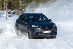 As experiências mais extremas no gelo com o CUPRA Formentor VZ5 - O carro mais potente da marca é posto à prova em pistas geladas 