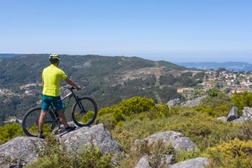 E-bikes a caminho das quatro serras das Montanhas Mágicas - Um desafio para 3 dias entre 8 e 10 de Junho