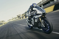 Yamaha YZF-R1M 2016